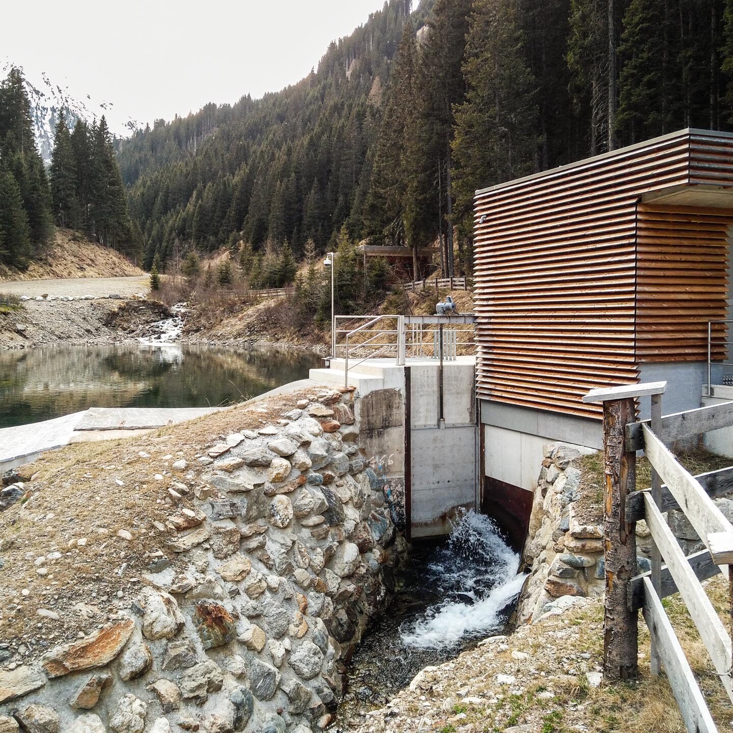 E-Werk-Hopfgarten-Osttirol-Wasserfassung-Zwenewaldbach-1